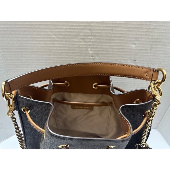 MICHAEAL KORS Devon Medium Logo Bucket Bag NEW - Picture 8 of 13